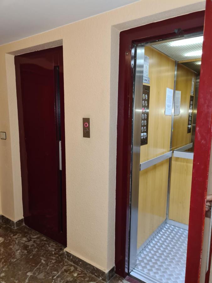 Dos Torres Tauriel - Espacioso Apartamento Con Impresionantes Vistas Y Garaje Privado Saragozza Esterno foto