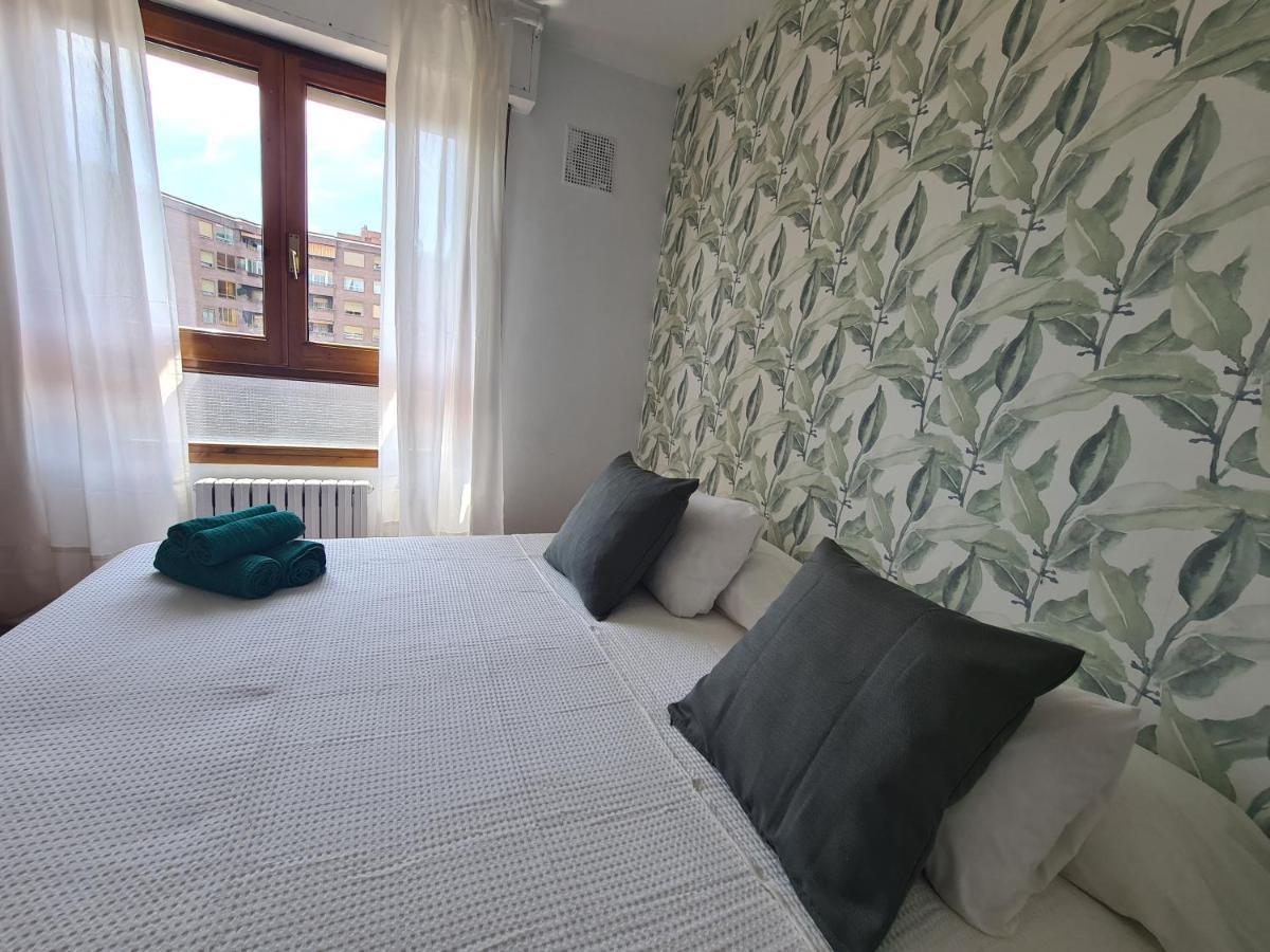 Dos Torres Tauriel - Espacioso Apartamento Con Impresionantes Vistas Y Garaje Privado Saragozza Esterno foto