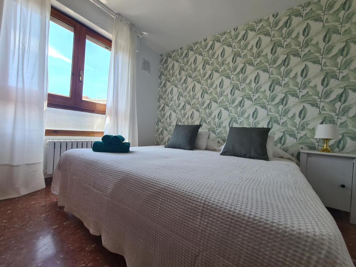 Dos Torres Tauriel - Espacioso Apartamento Con Impresionantes Vistas Y Garaje Privado Saragozza Esterno foto